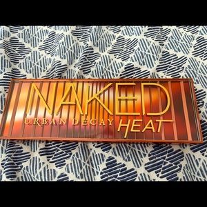 Urban decay naked heat eyeshadow palette